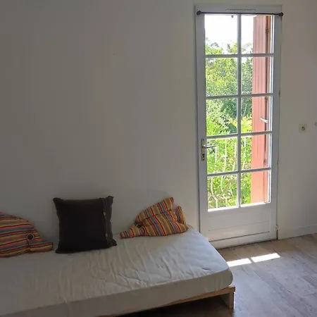 Pretty House With Garden In Casa vacanze *