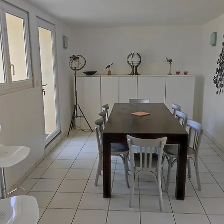 Pretty House With Garden In Casa vacanze Lagord