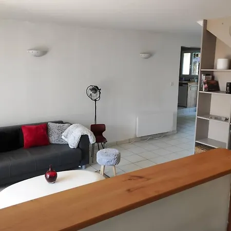 Pretty House With Garden In Casa vacanze Lagord